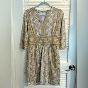 J.McLaughlin tailored dress in signature Catalina Cloth.Fit waist/ zipper back.